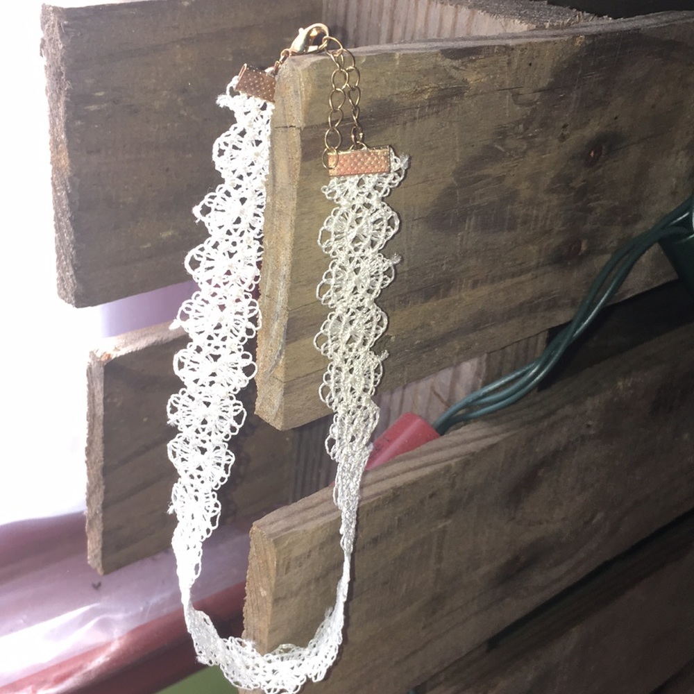 White lace Choker